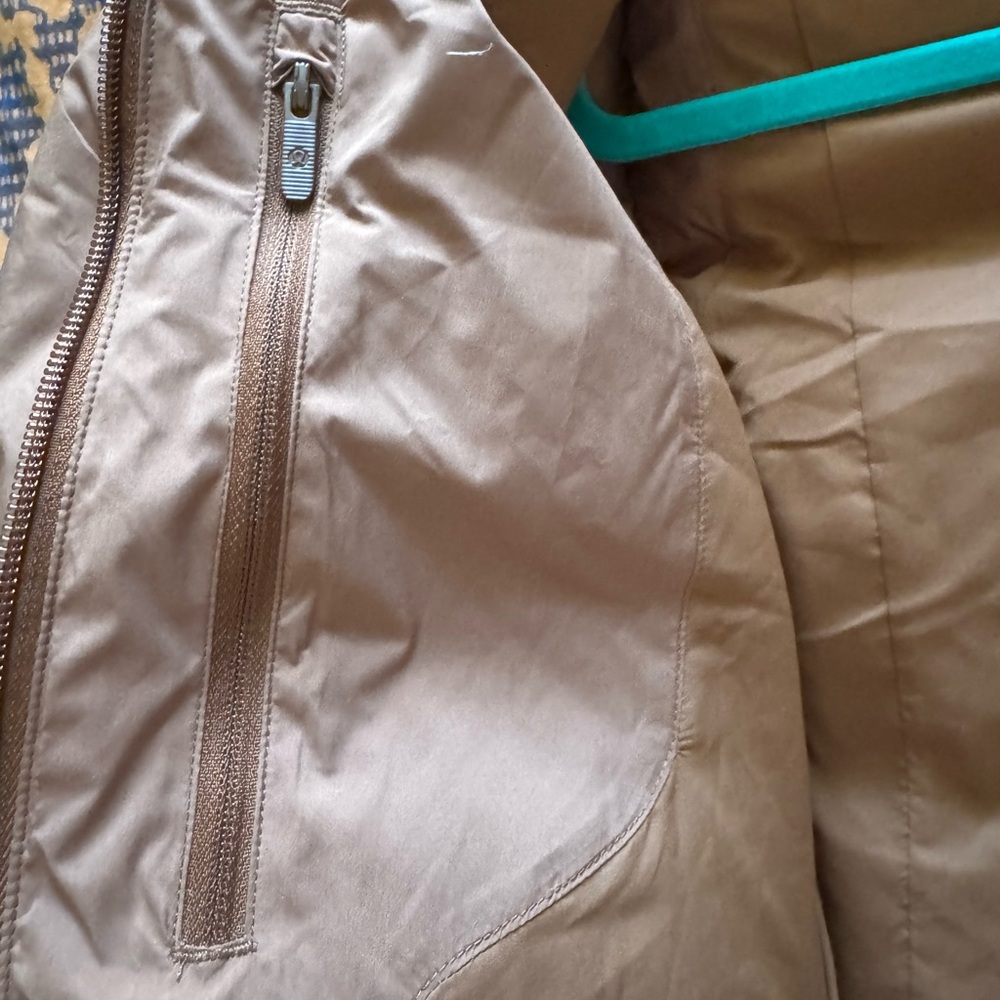 Lululemon Cropped Puffer Vest - Picture 8 of 10